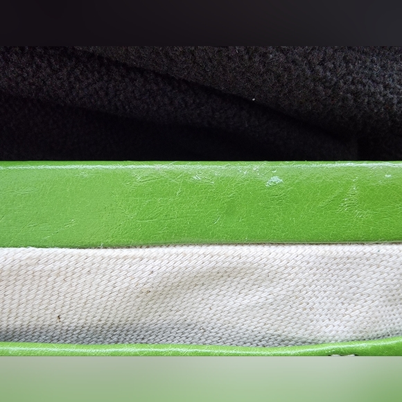 Lime Green Purse - read listing - Picture 12 of 16